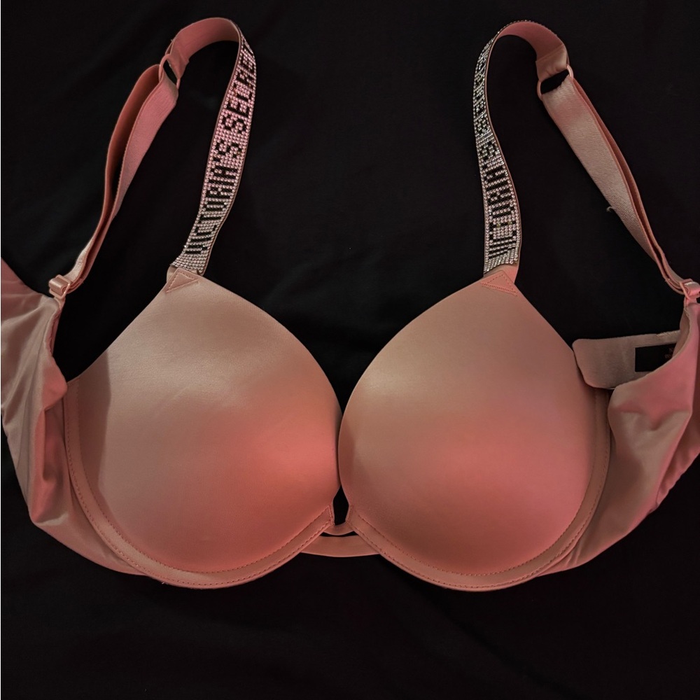 Victoria’s Secret 34C bra